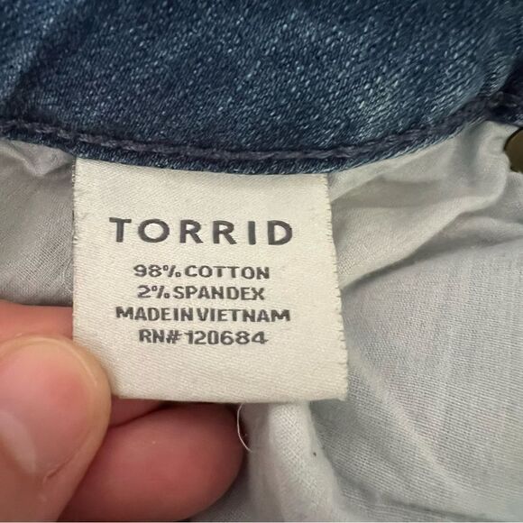 Torrid Jeans Womens Size 18 Blue Ex-Boyfriend Straight Distressed Stretch Denim - Picture 11 of 16